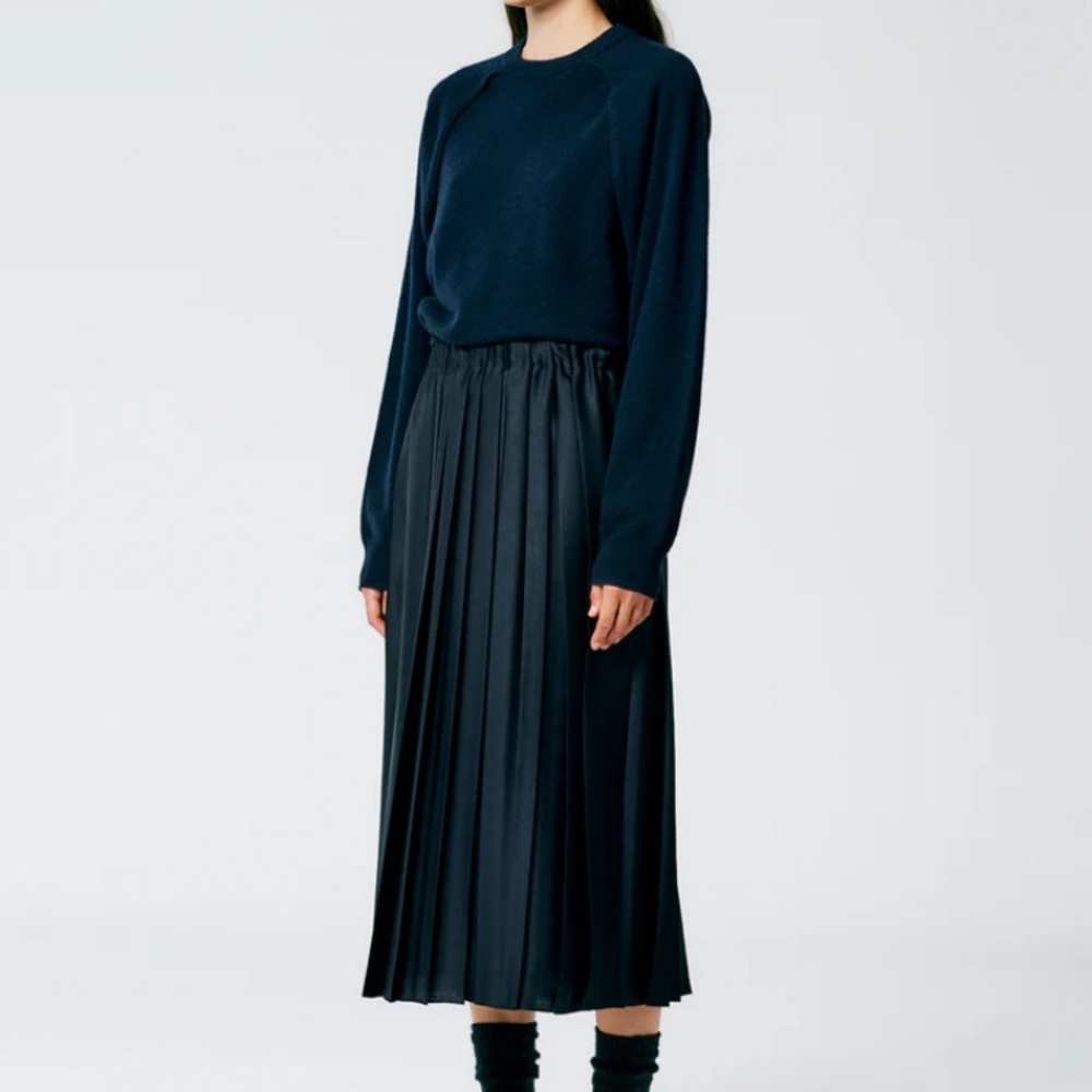 Pleated midi skirt